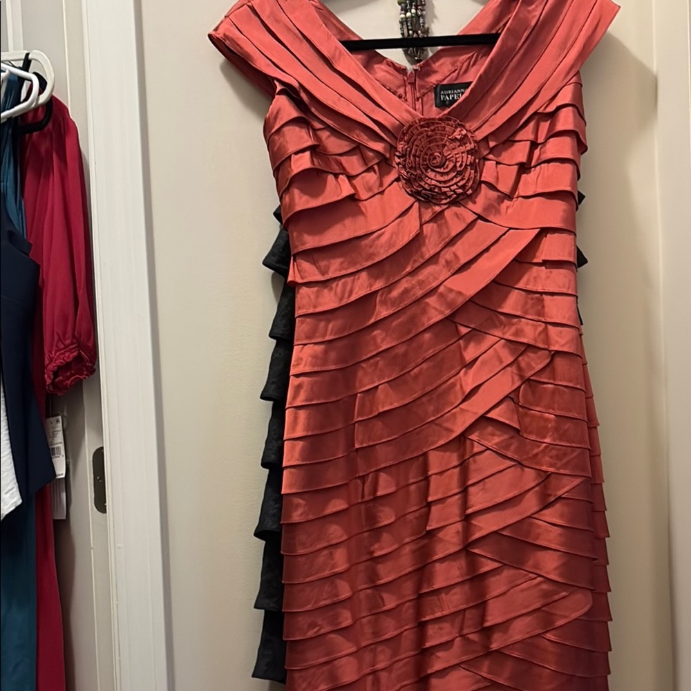 Elegant Adrianianna Papell  Women's Coral Cocktail Dress Layered Size 4